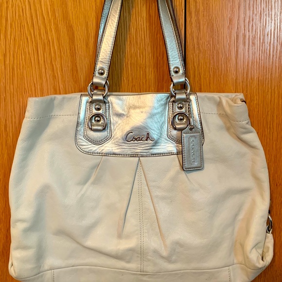 Coach Handbag - Picture 1 of 7